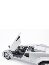 White Countach LP400S 1:18 model car | Lamborghini Store